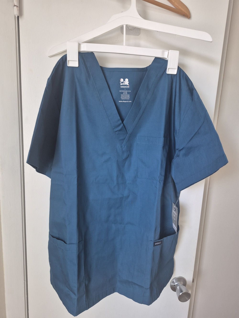 Dagacci Unisex Medical Scrub Top L Blue V-Neck Solid Poly/Cotton T-1000